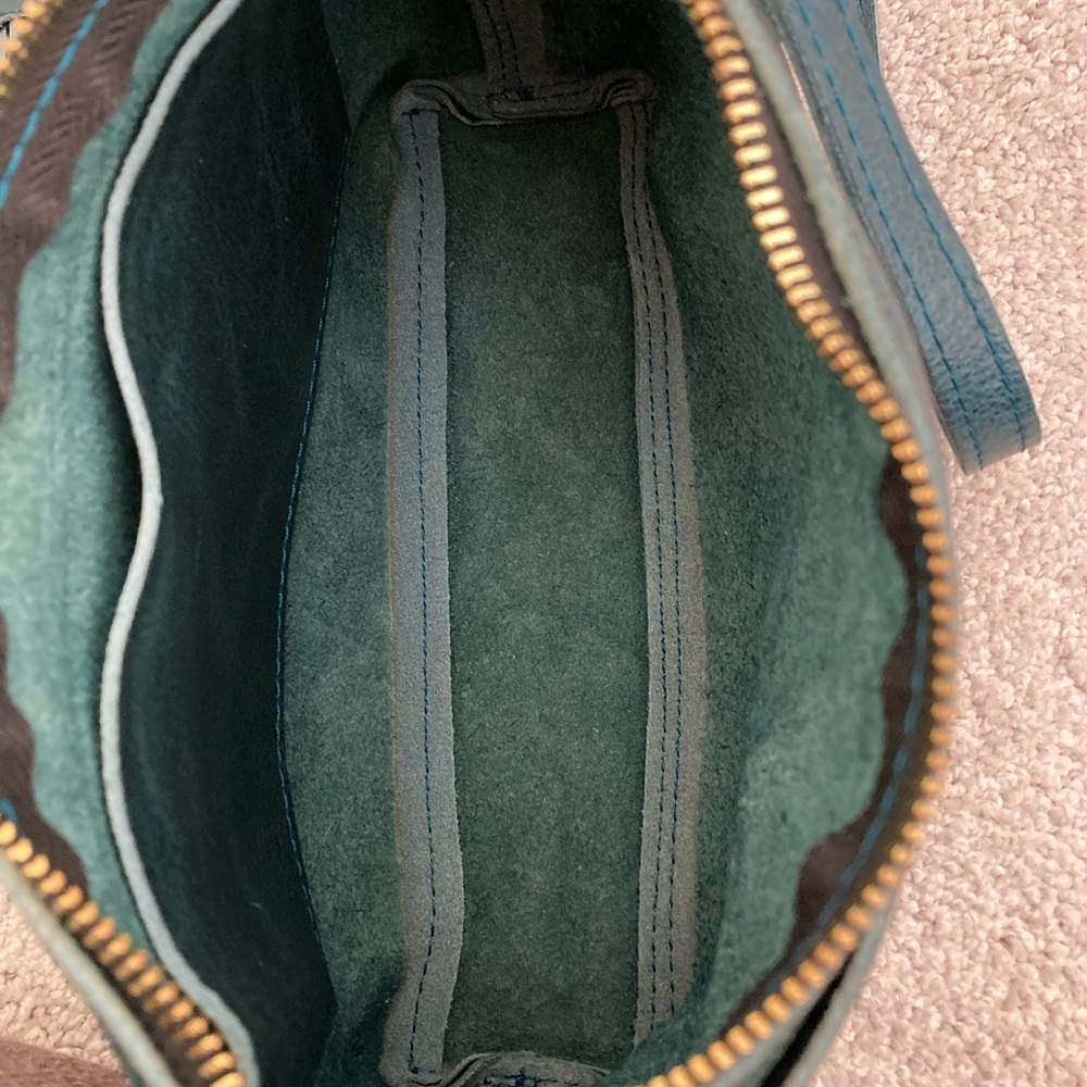 Portland Leather PLG Poppy Lagoon Teal Green Pebbled Leather Crossbody Bag Purse - Picture 9 of 10